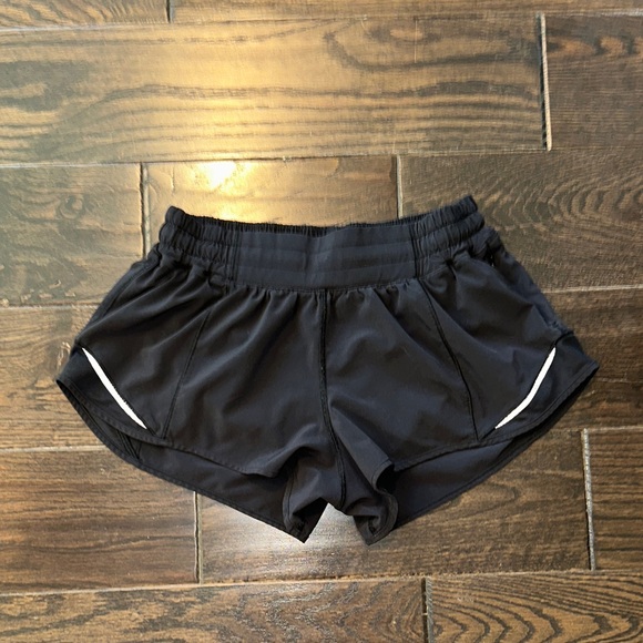 lululemon athletica Black Women's Athletic Shorts size 6 - Picture 2 of 7